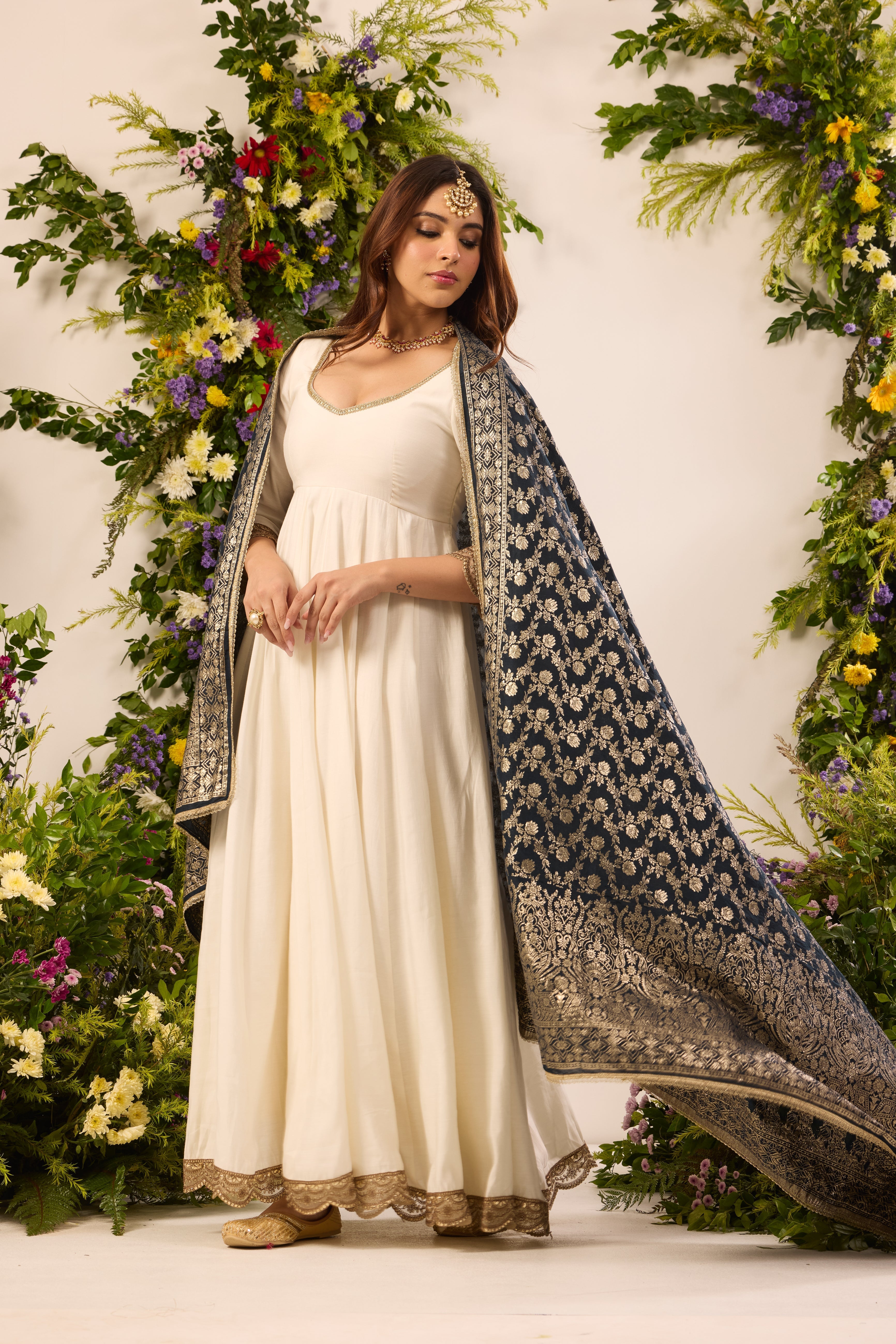 Mastaani Classic Ivory Anarkali Set - Blue Dupatta