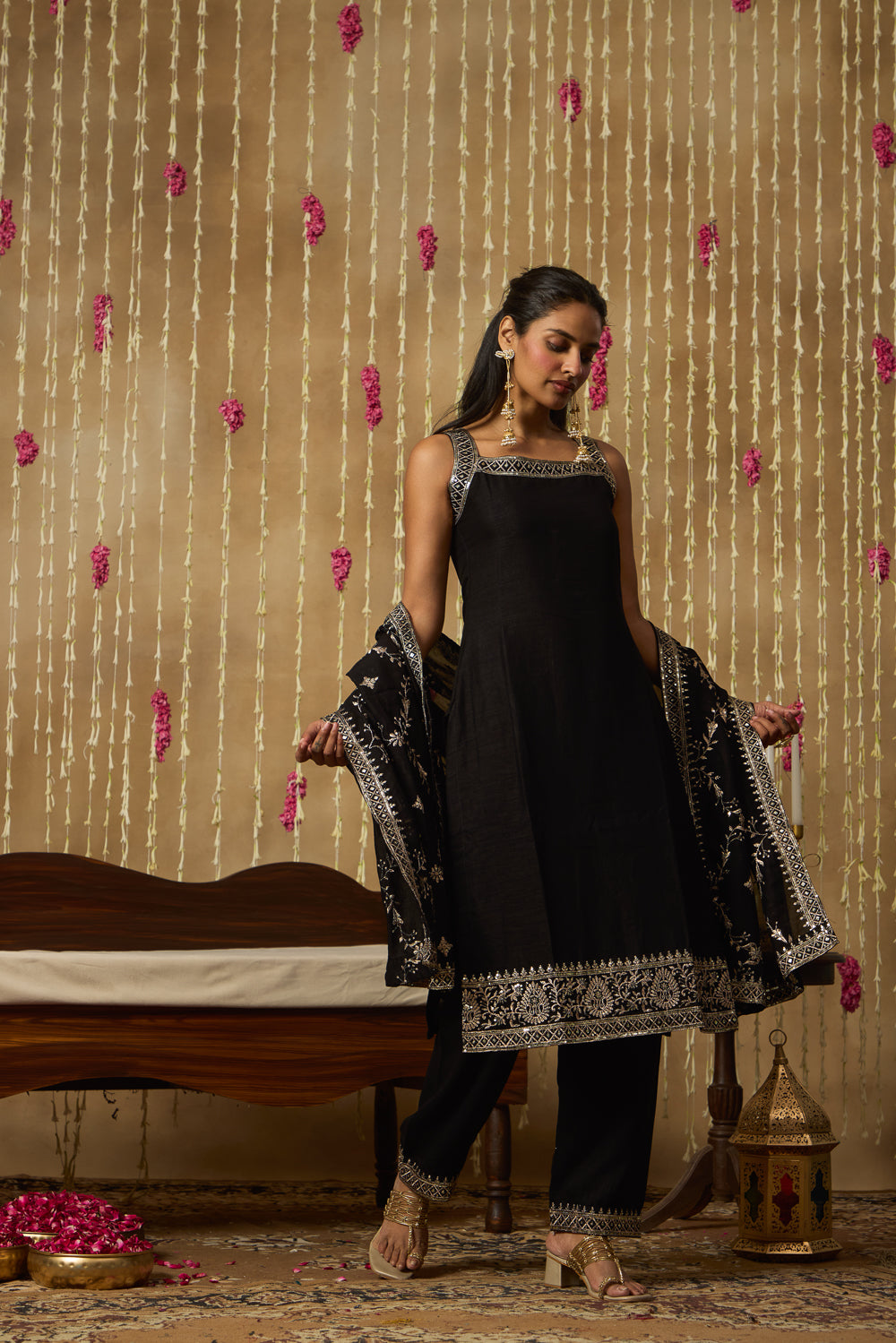 Jhoom Black Zari Kurta Set