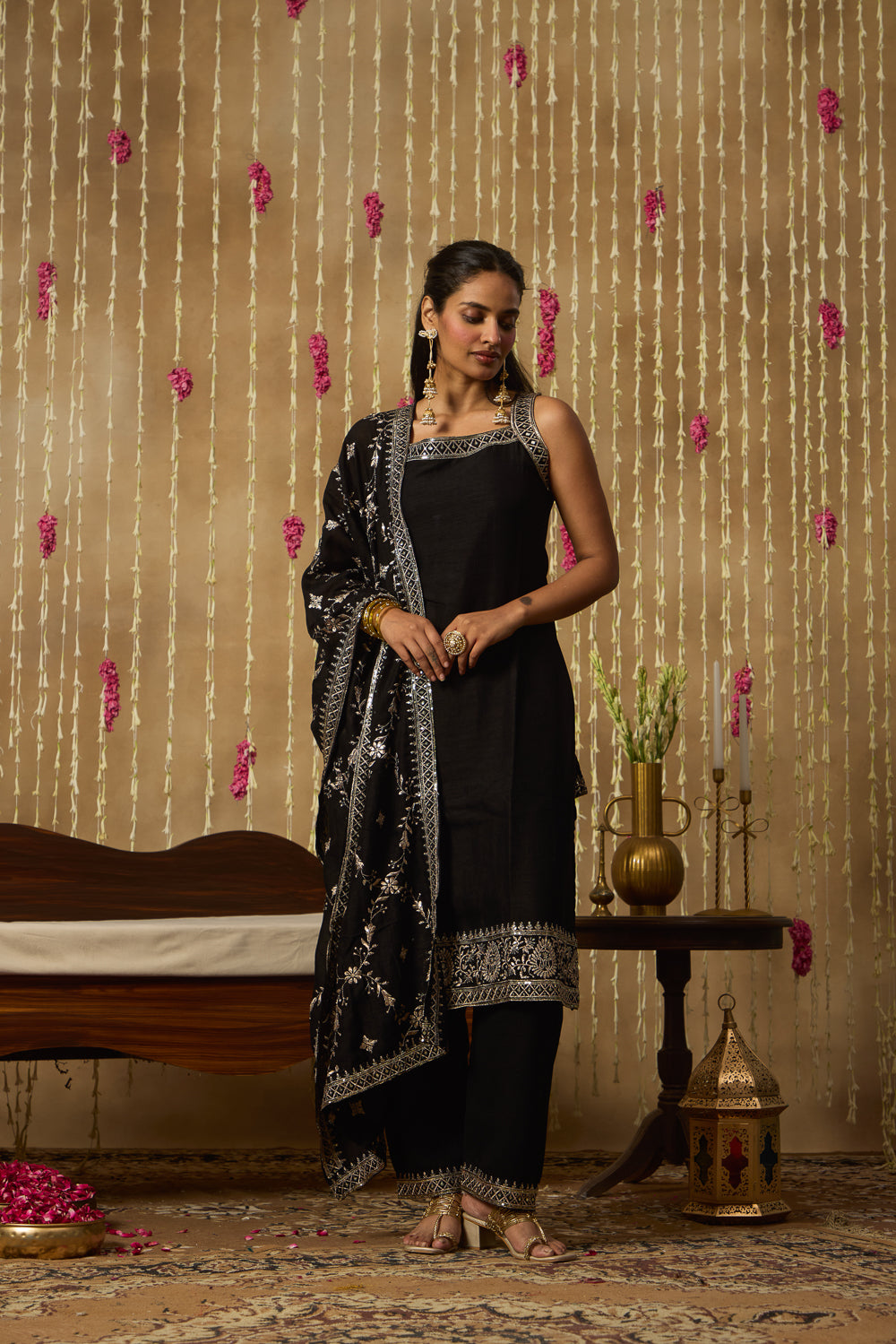 Jhoom Black Zari Kurta Set