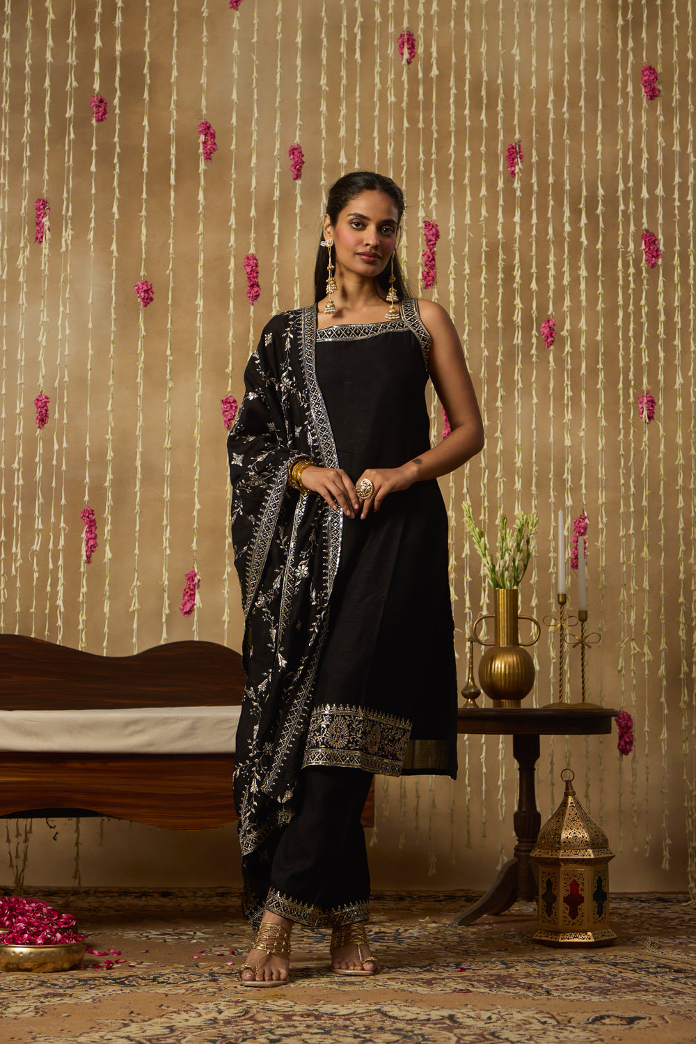 Jhoom Black Zari Kurta Set