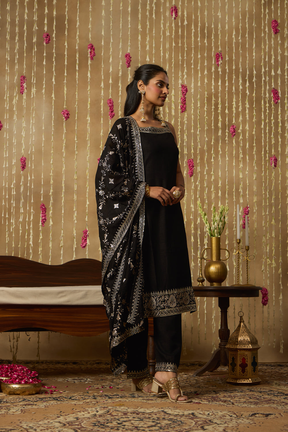 Jhoom Black Zari Kurta Set