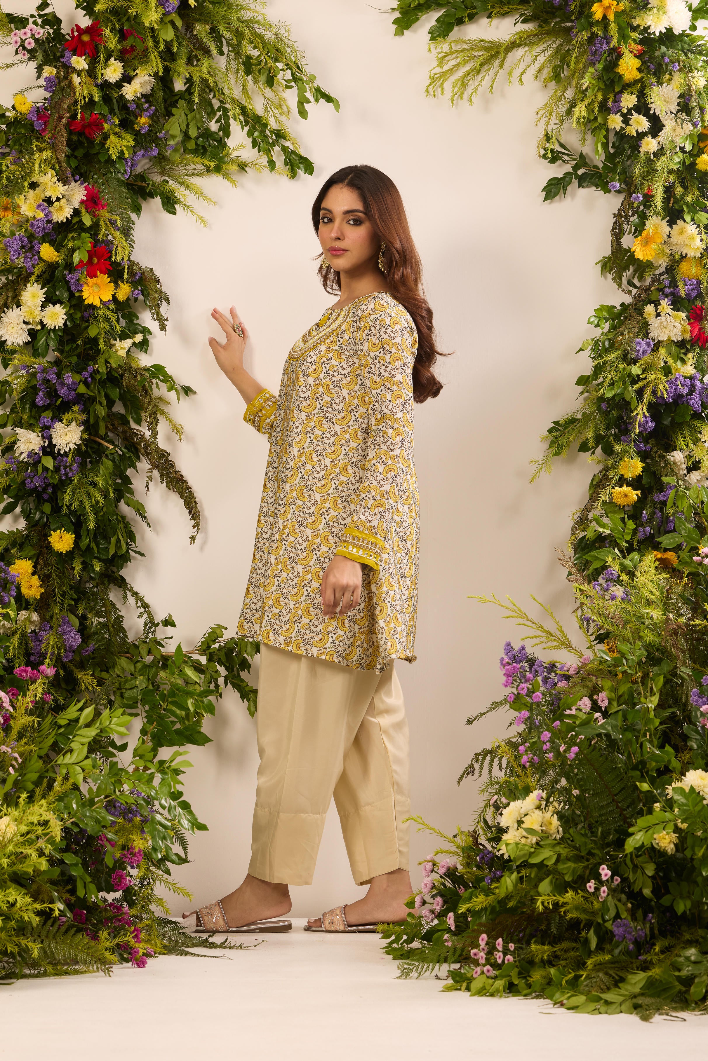 Mastaani Amber Paisley Farshi Set