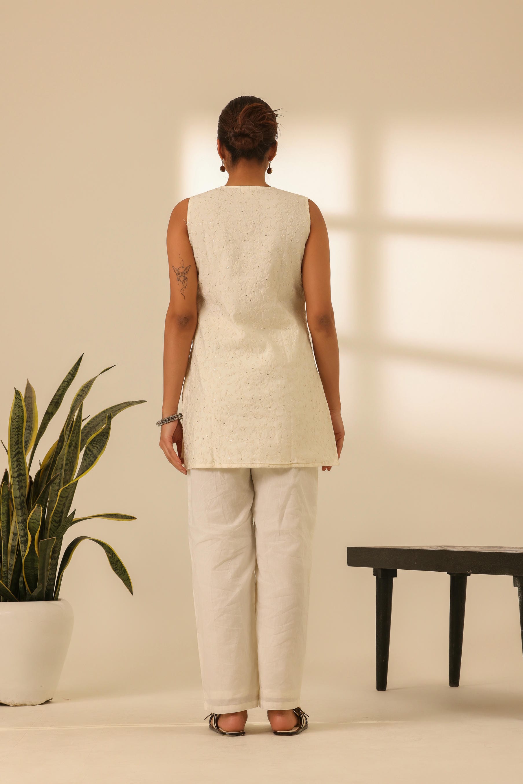 Rangrez Moonlight White Embroidered Short Kurta