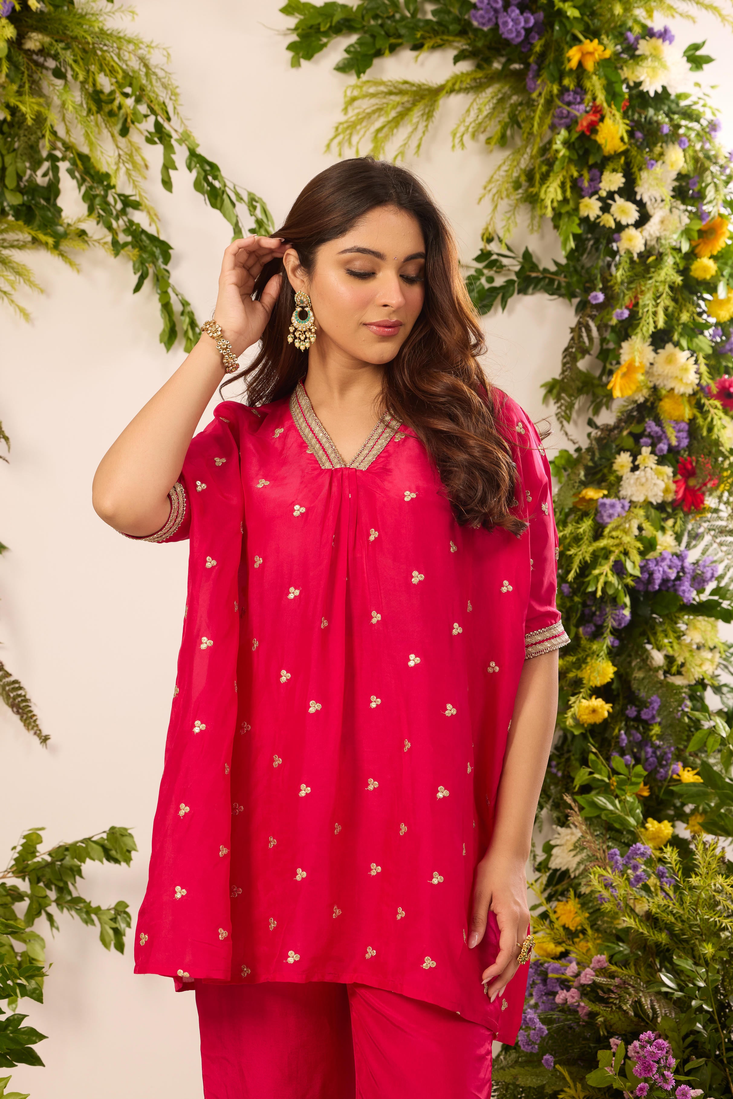 Mastaani Rani Sequinned Kurta Set