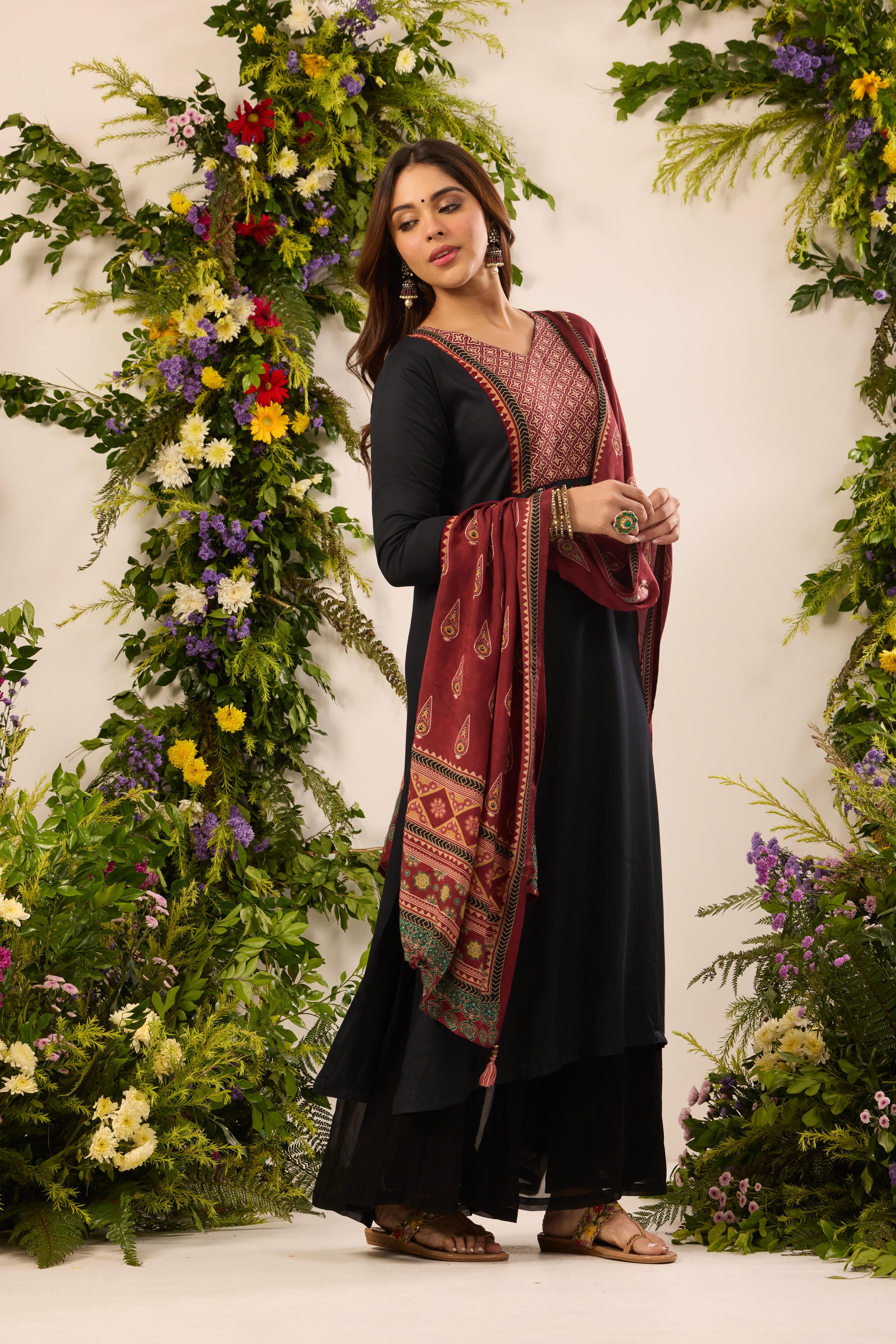 Mastaani Classic Black Kurta Set