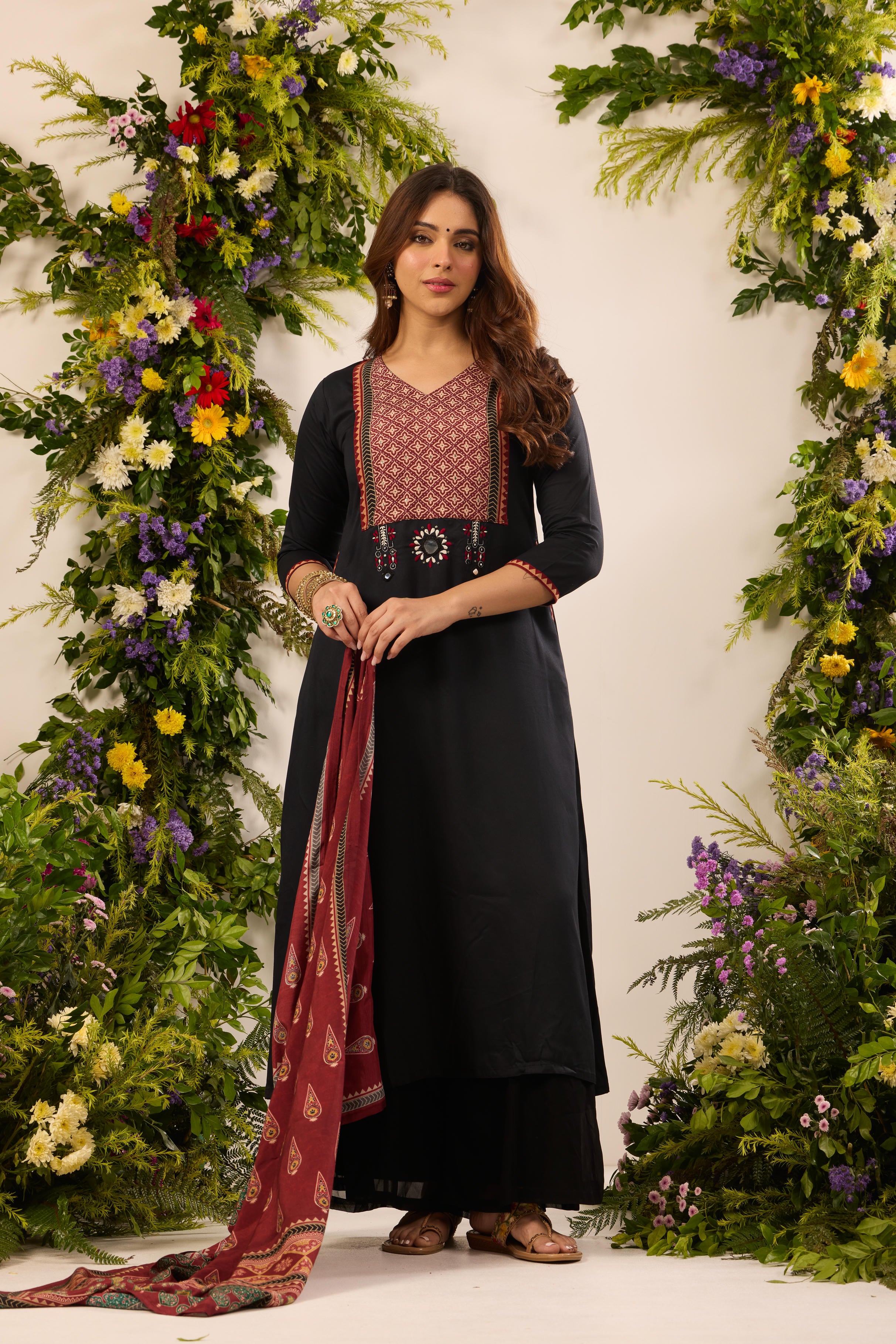 Mastaani Classic Black Kurta Set