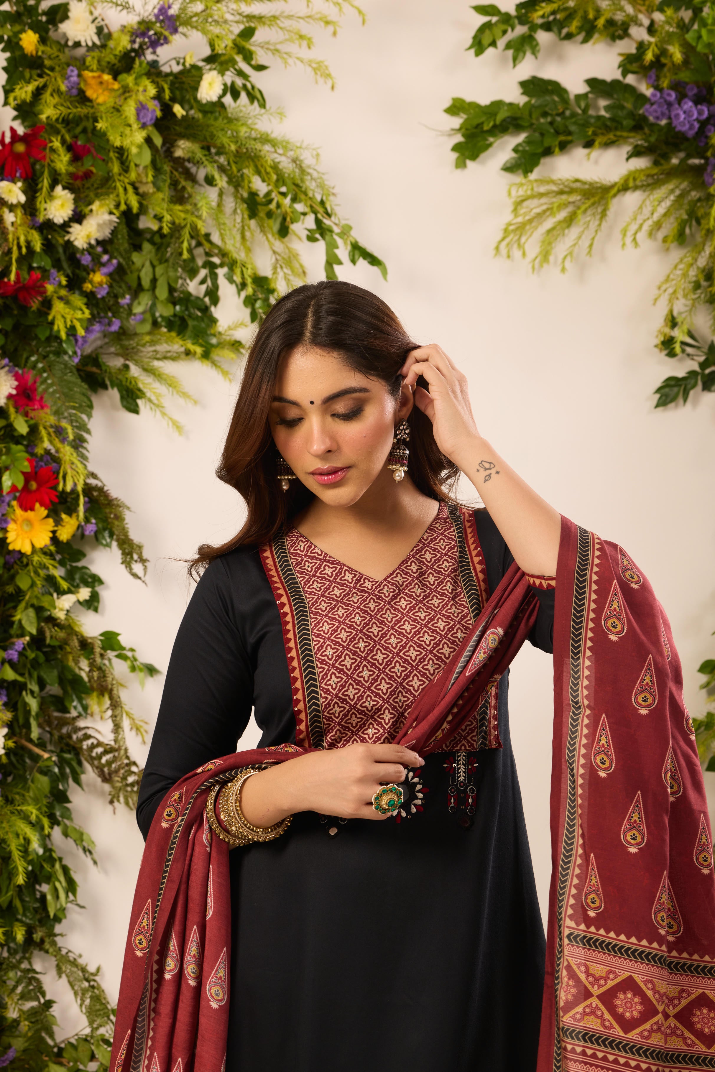 Mastaani Classic Black Kurta Set