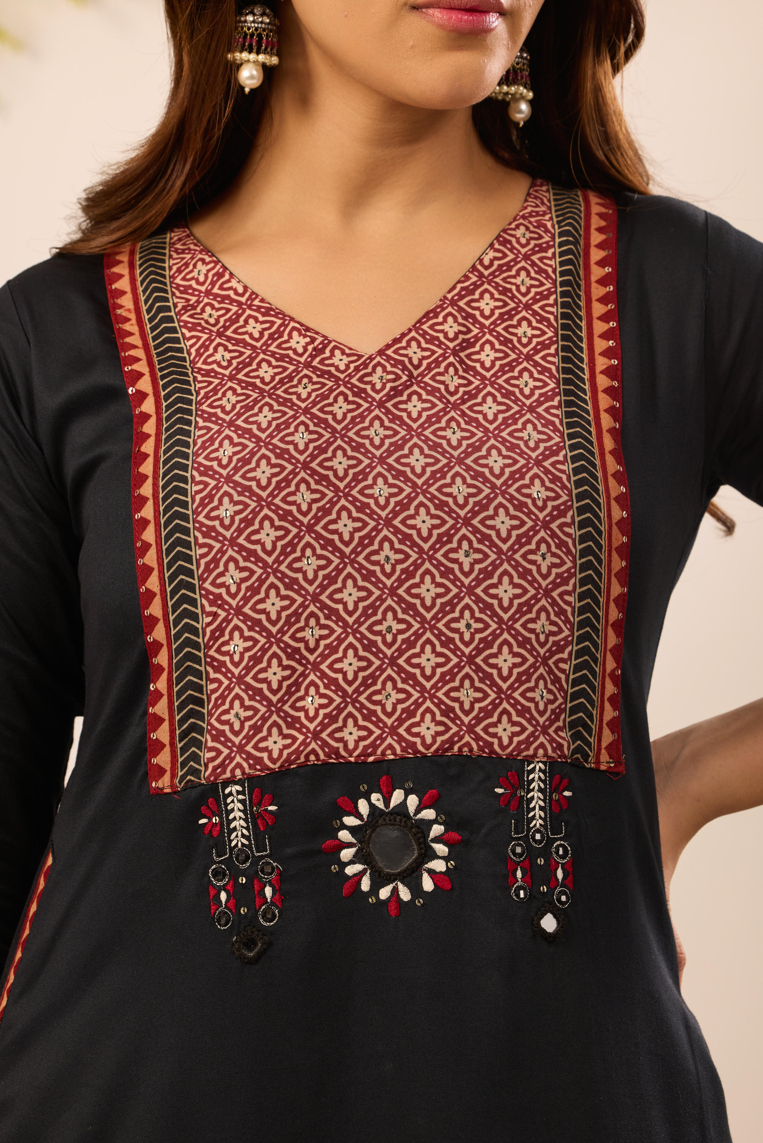 Mastaani Classic Black Kurta Set