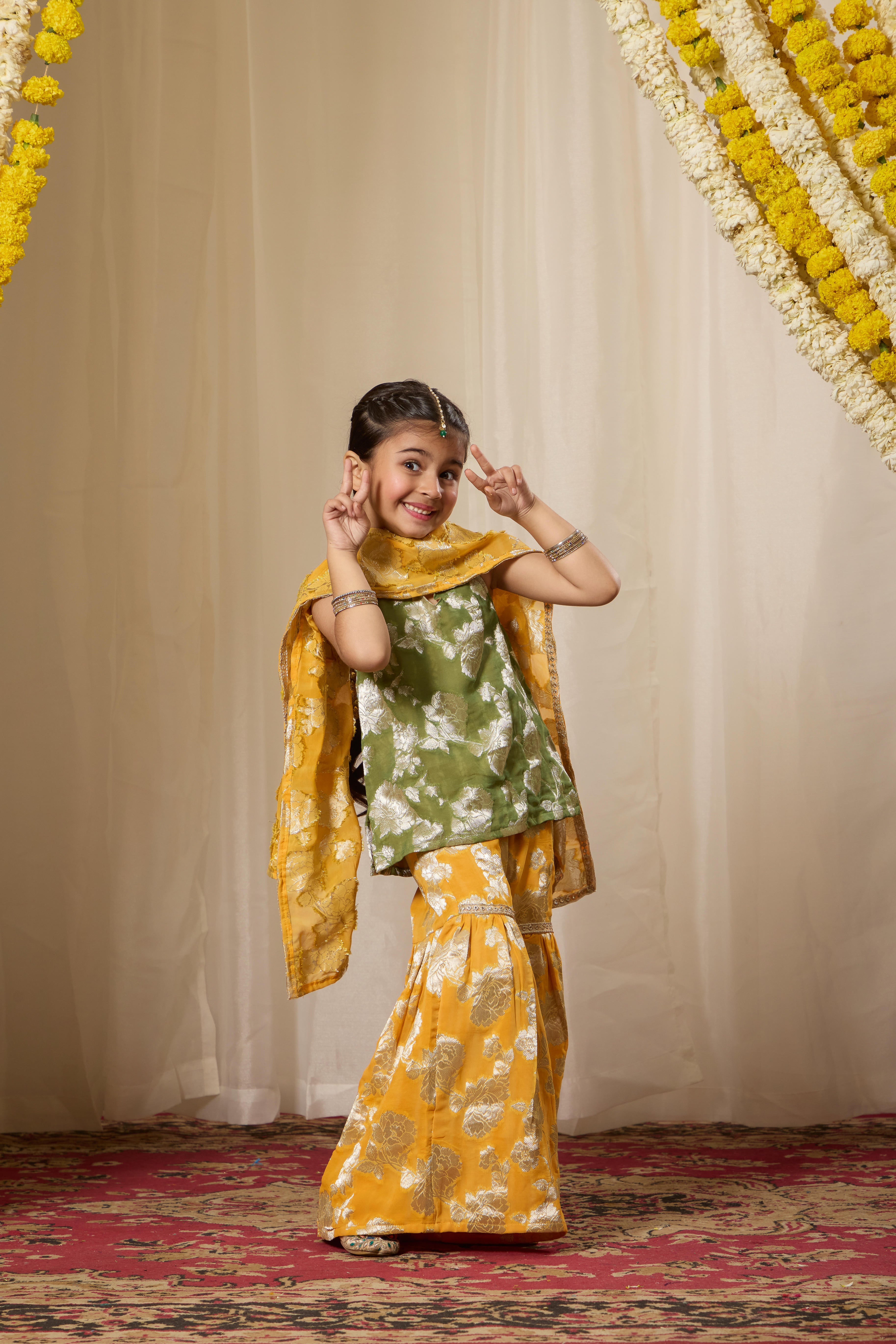 Alaya Kids Green Contrast Kurta Set