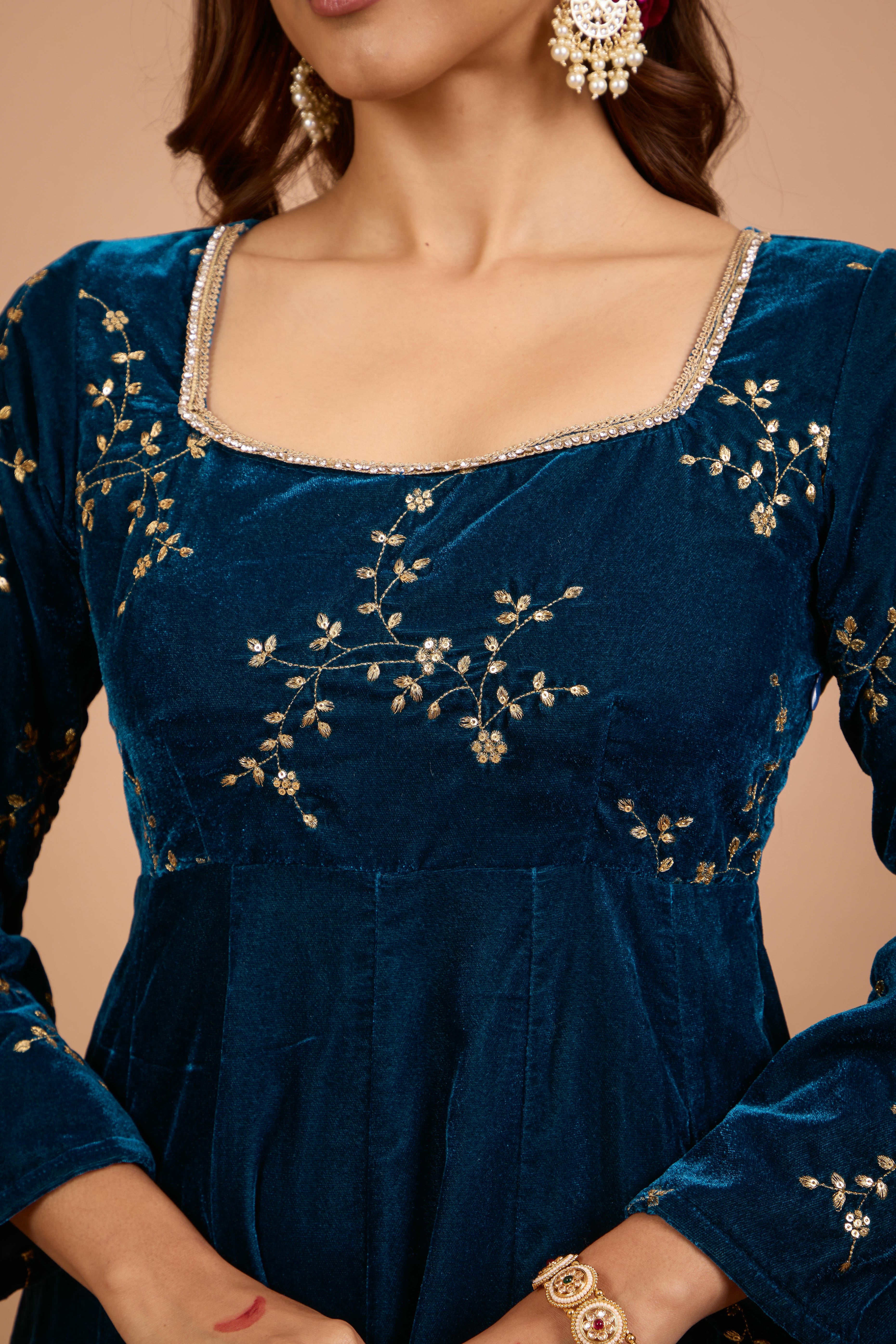 Alaya Jugni Bahamas Glow Velvet Anarkali
