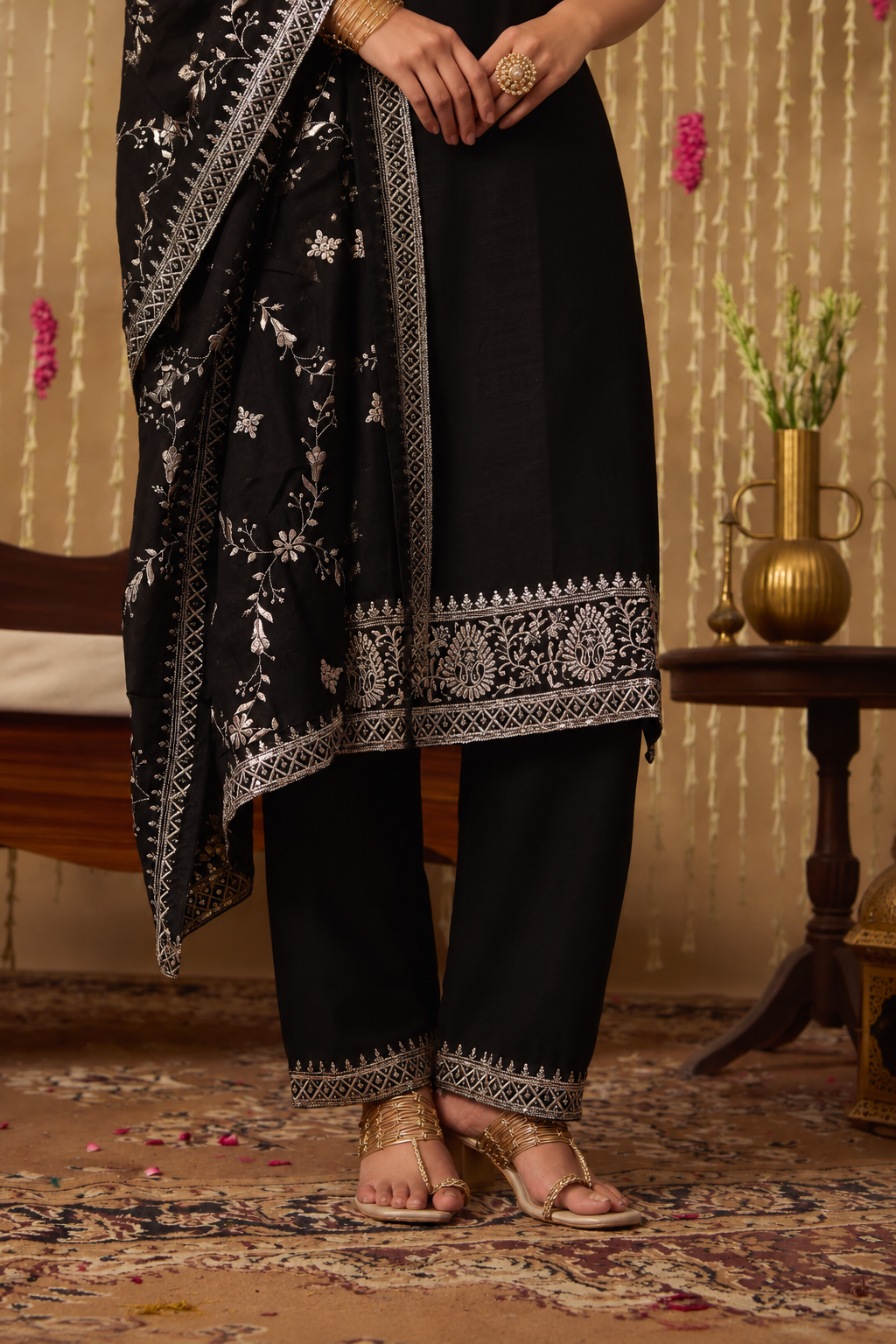 Jhoom Black Zari Kurta Set