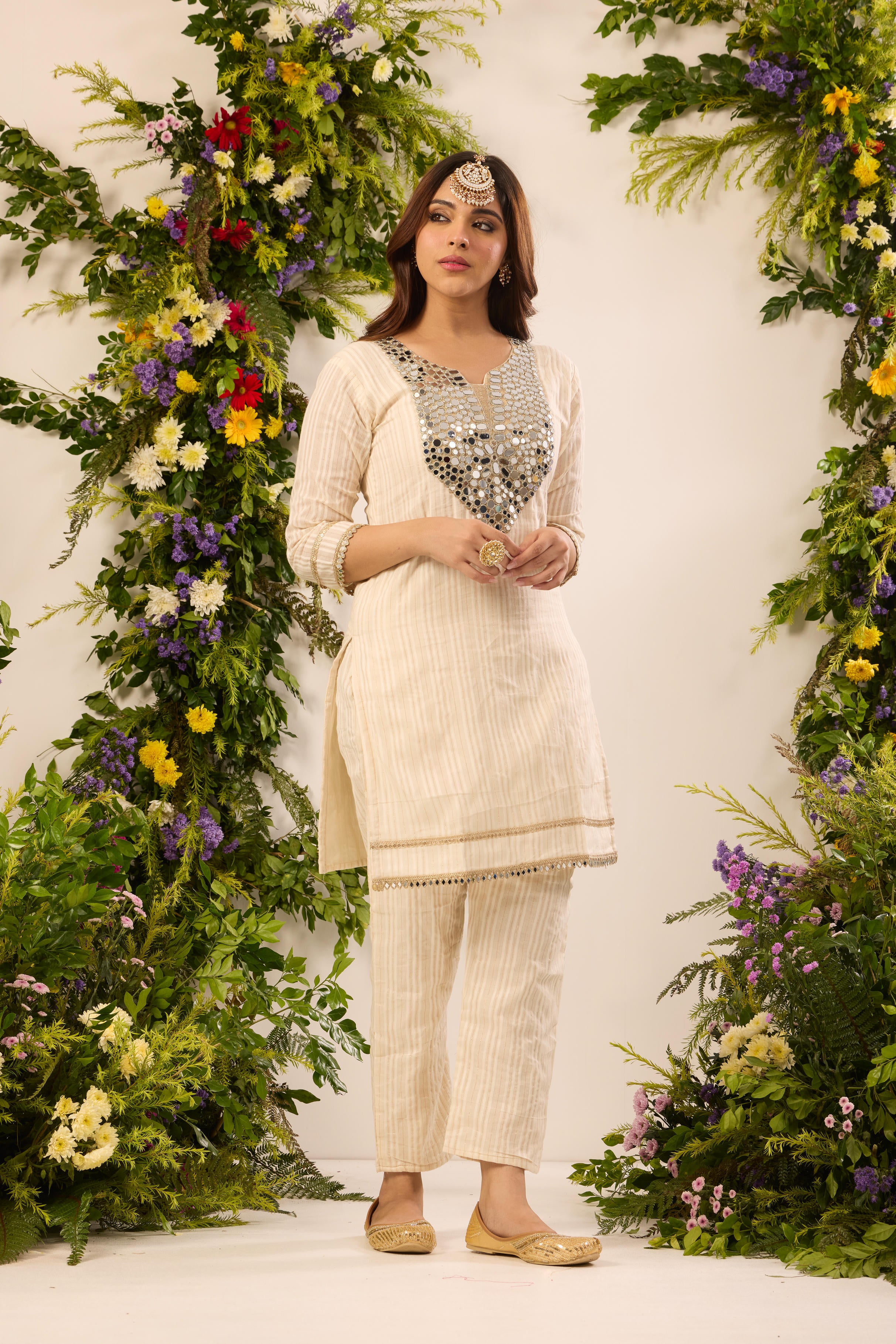 Mastaani Ivory Mirror Kurta Set