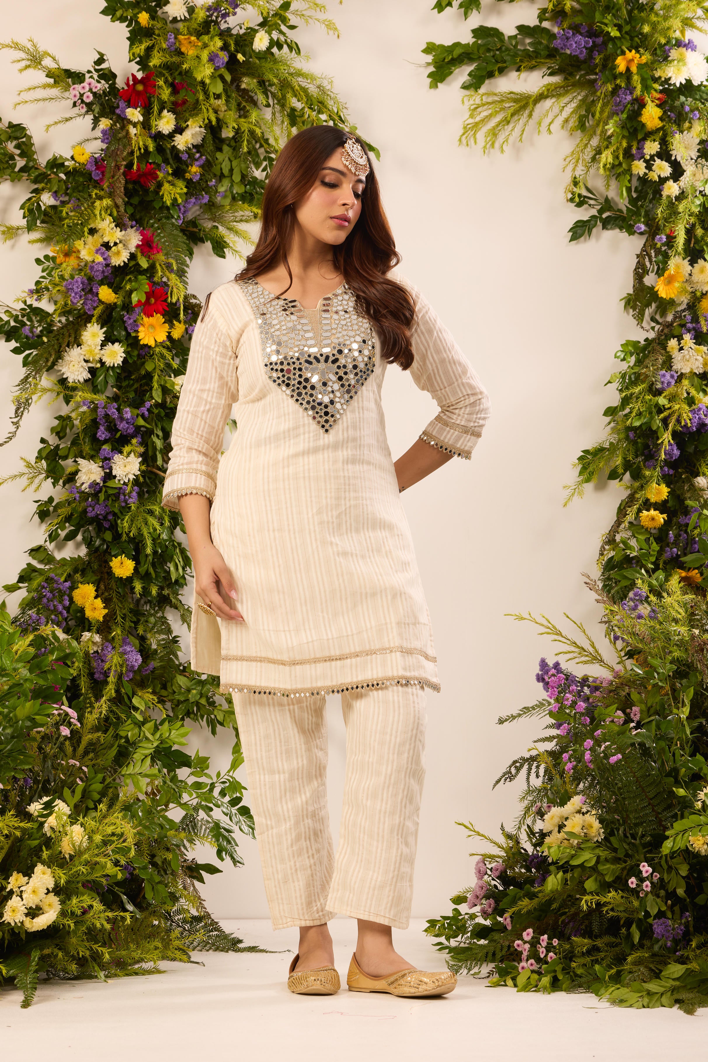 Mastaani Ivory Mirror Kurta Set