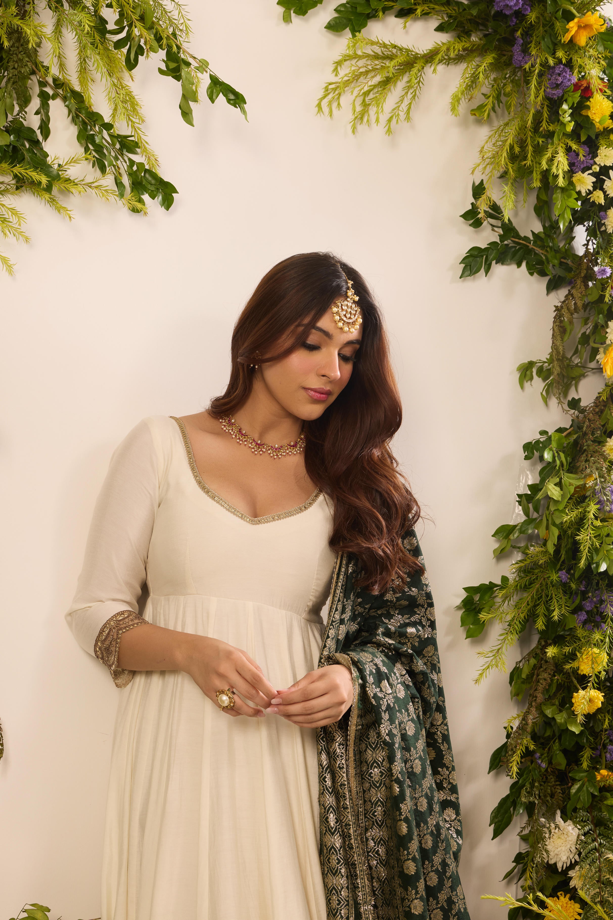 Mastaani Classic Ivory Anarkali Set - Emerald Dupatta