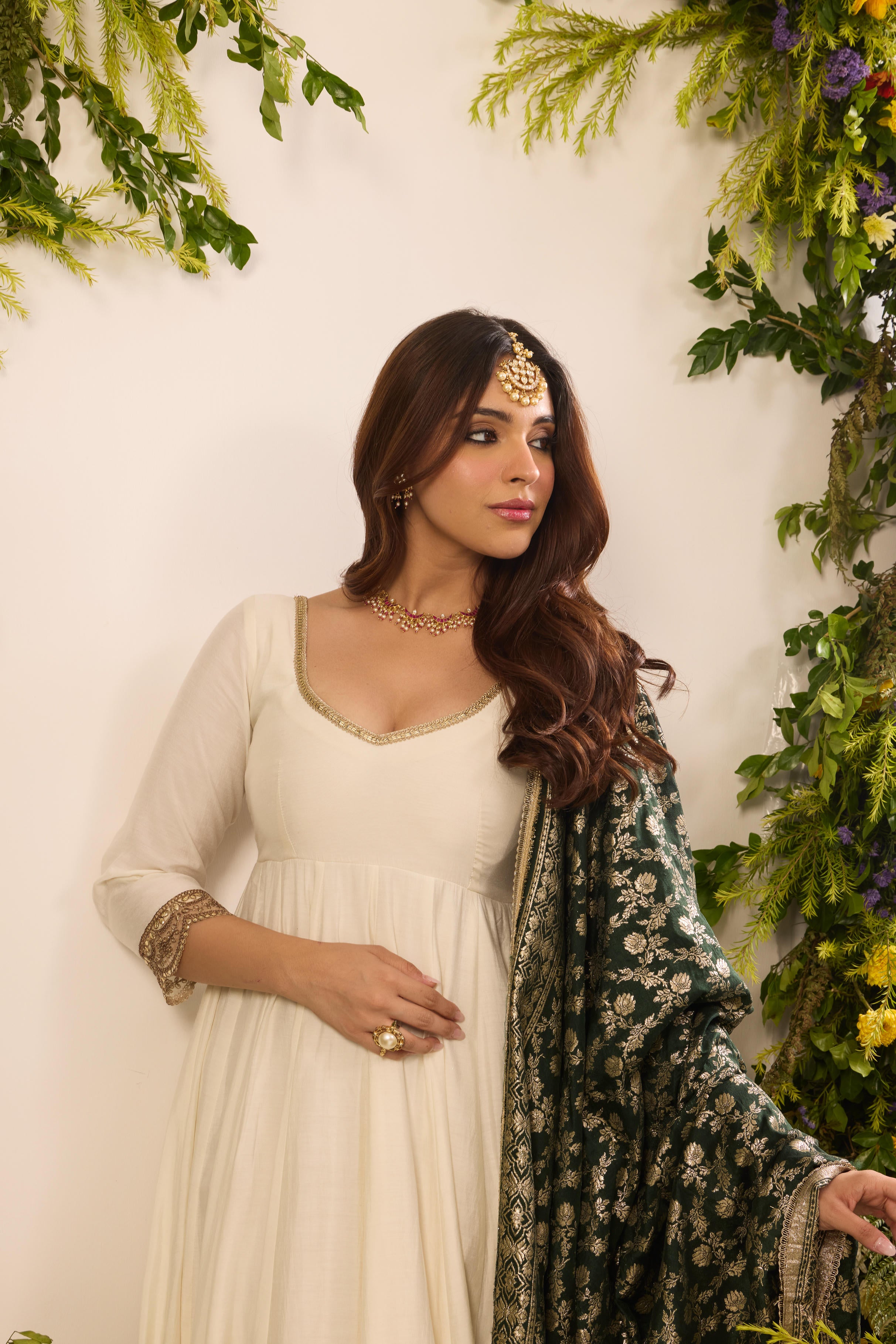 Mastaani Classic Ivory Anarkali Set - Emerald Dupatta