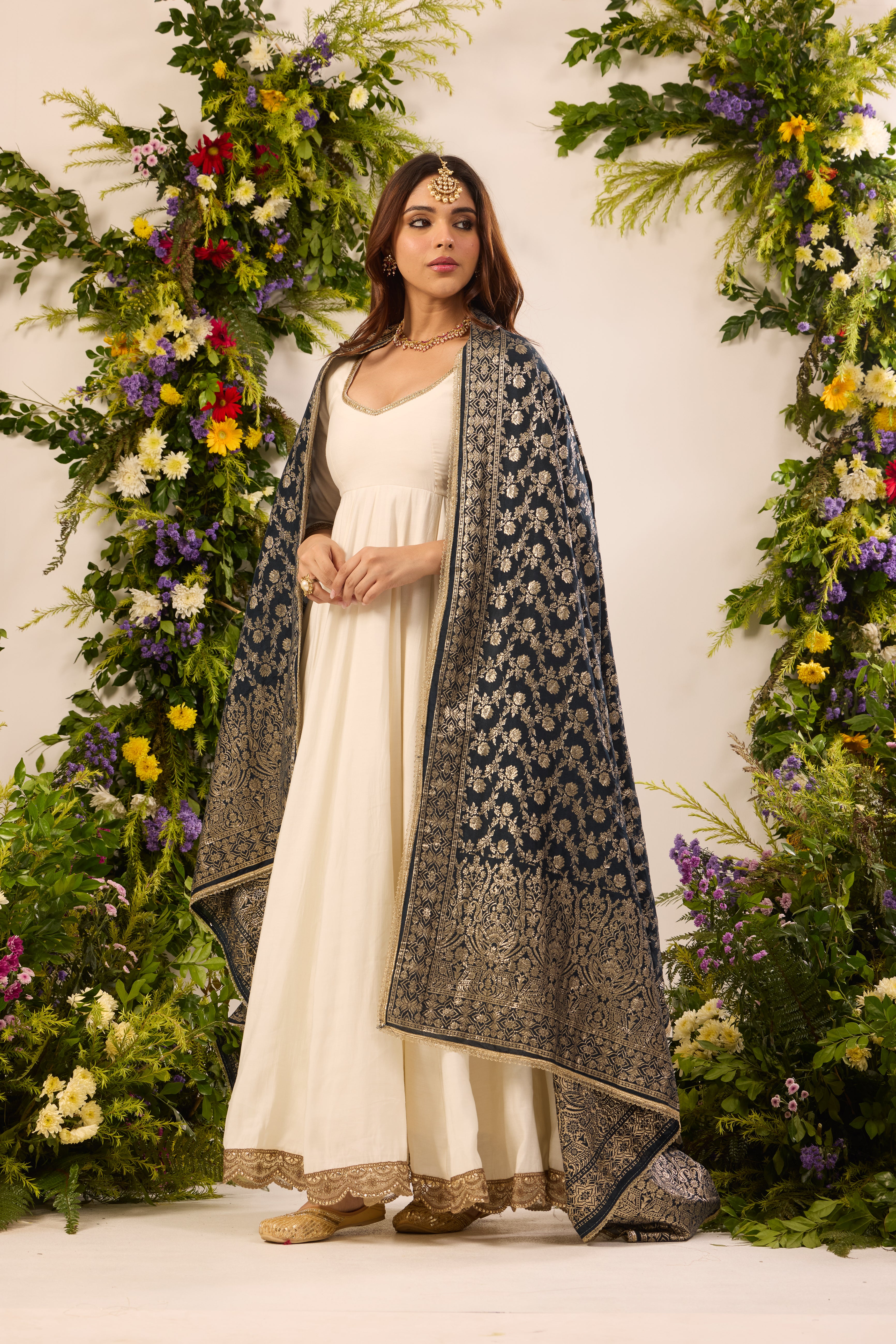 Mastaani Classic Ivory Anarkali Set - Blue Dupatta