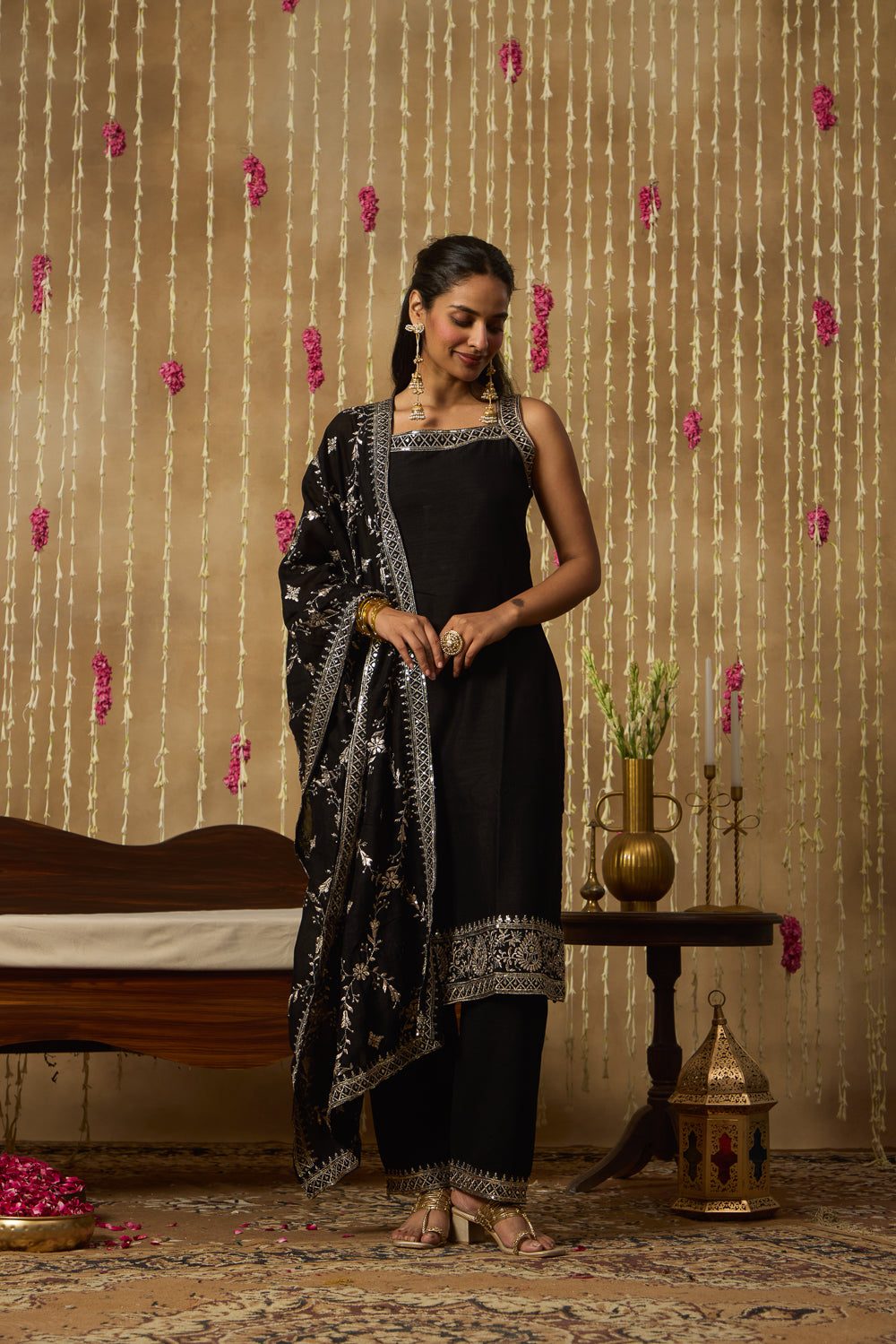 Jhoom Black Zari Kurta Set