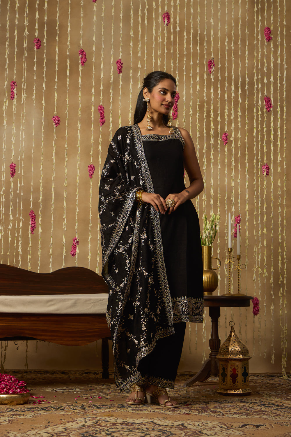 Jhoom Black Zari Kurta Set