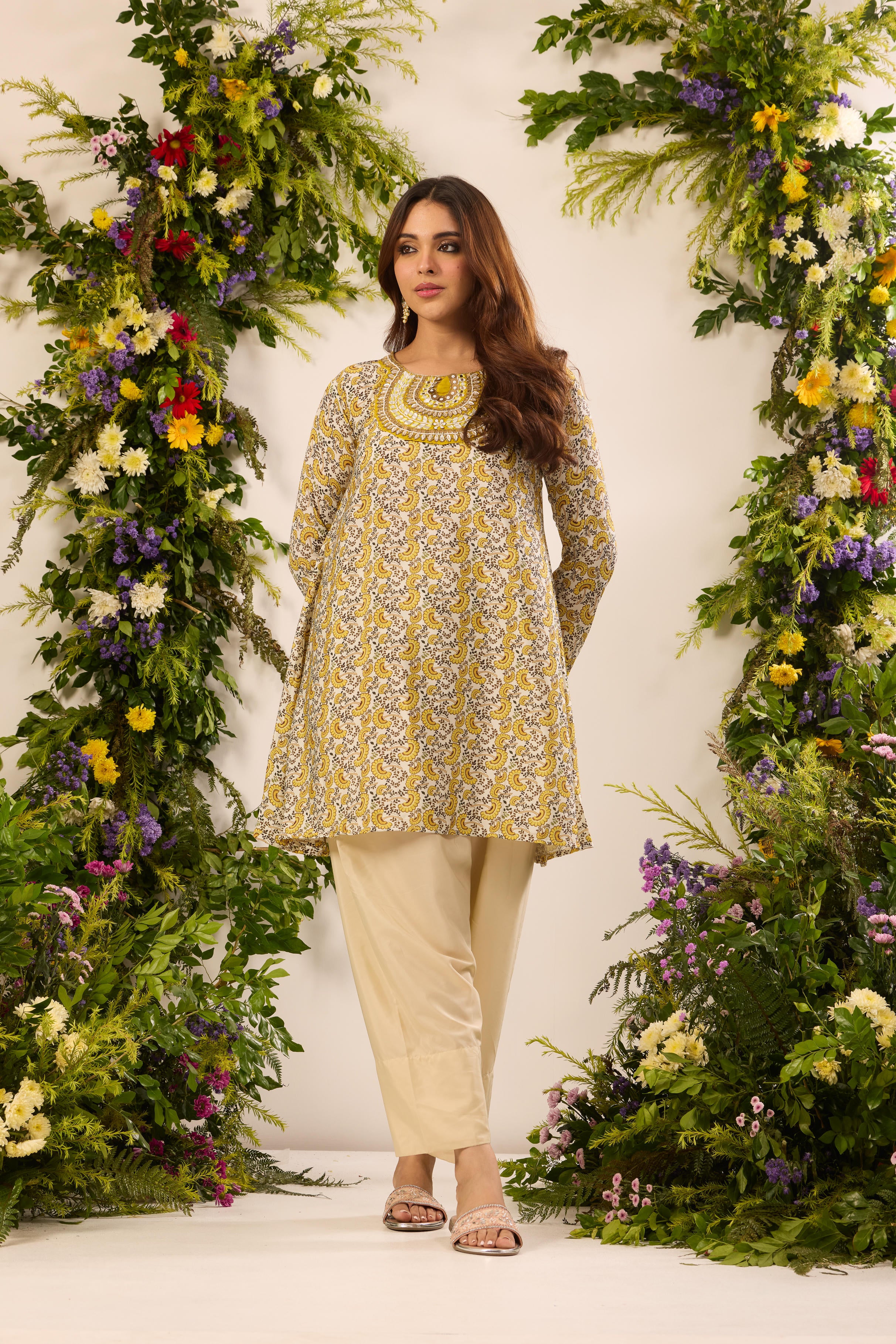 Mastaani Amber Paisley Farshi Set