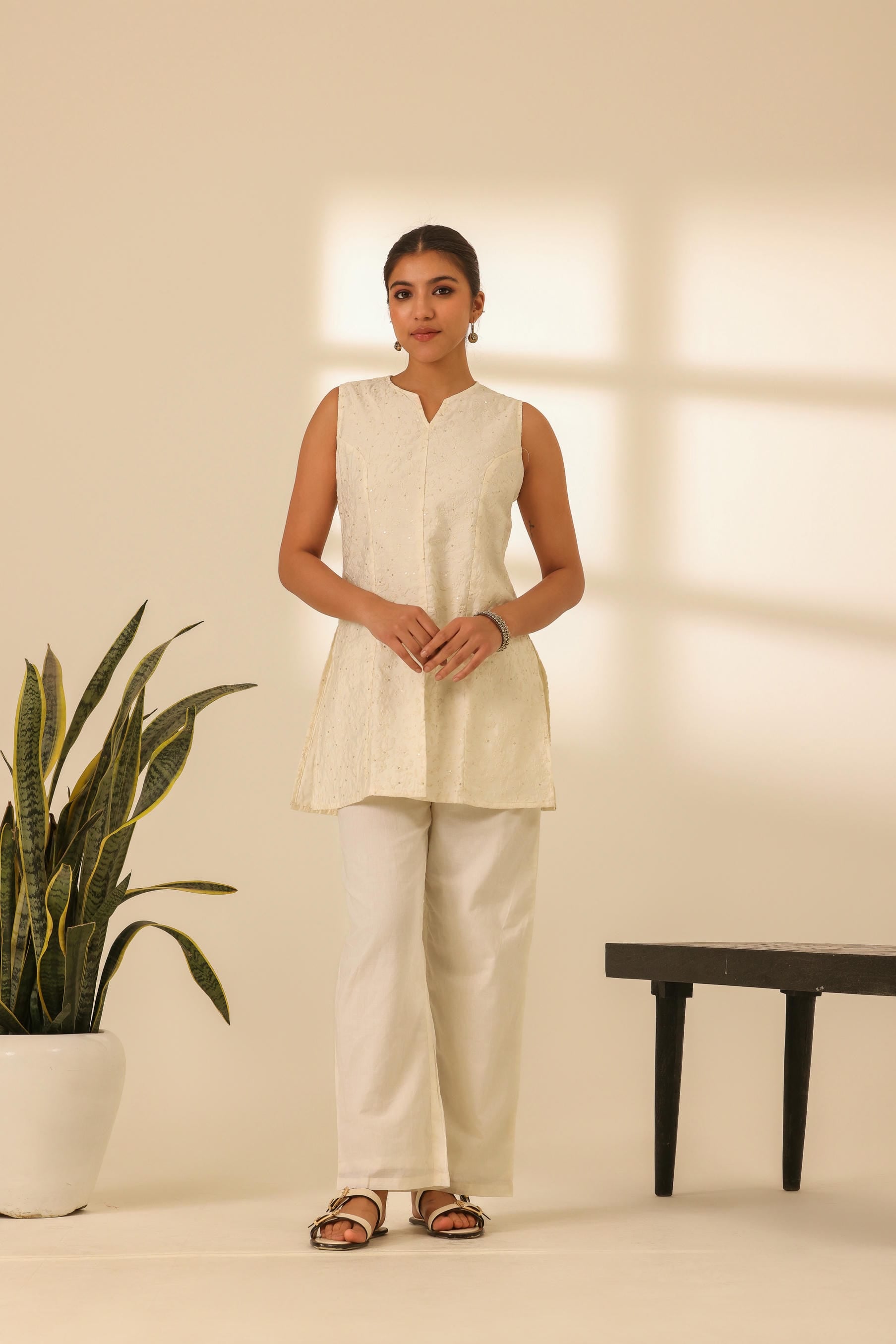 Rangrez Moonlight White Embroidered Short Kurta