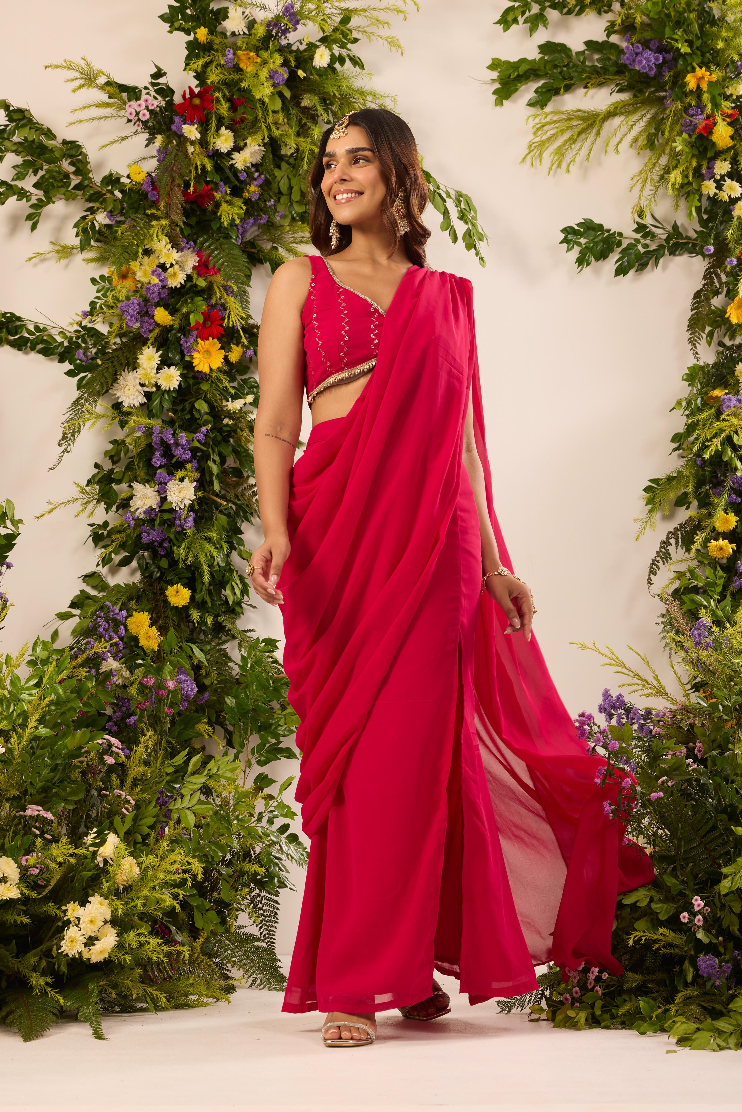 Mastaani Rani Glow Pre Draped Saree Set