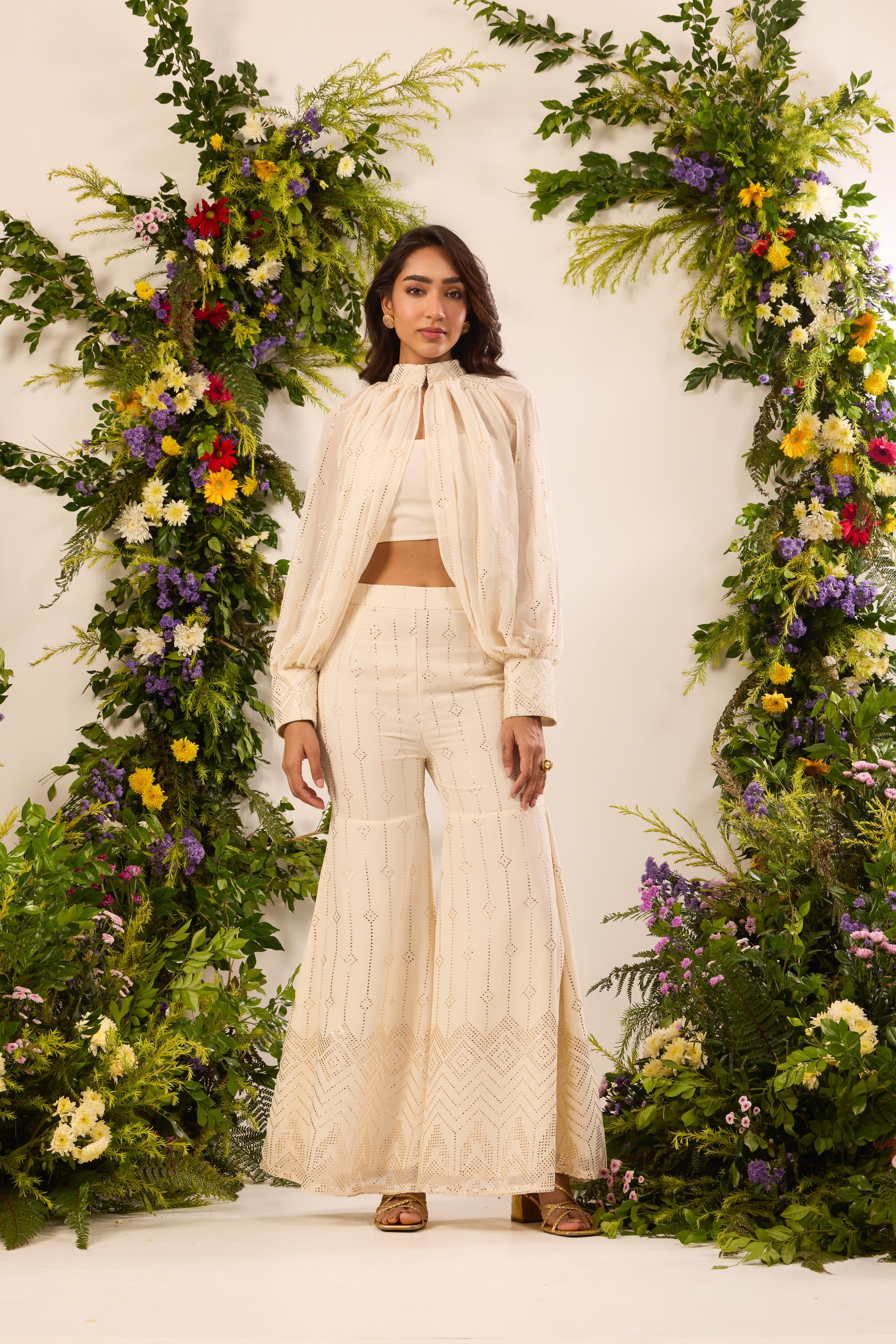 Mastaani Ivory Glow Cape Set