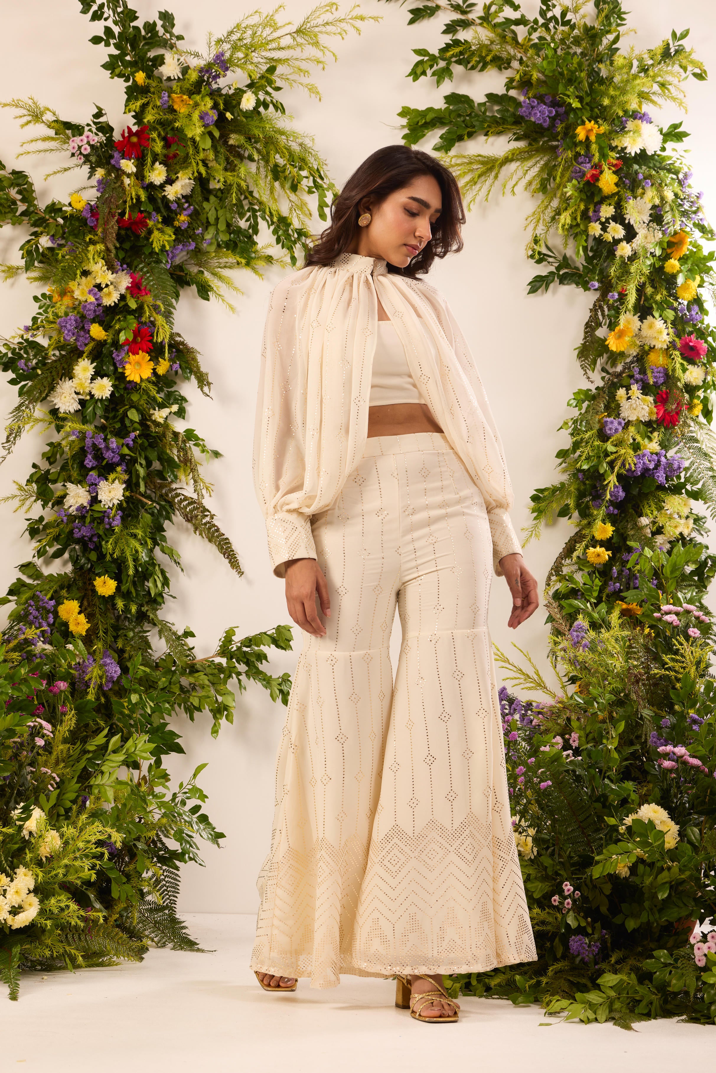 Mastaani Ivory Glow Cape Set