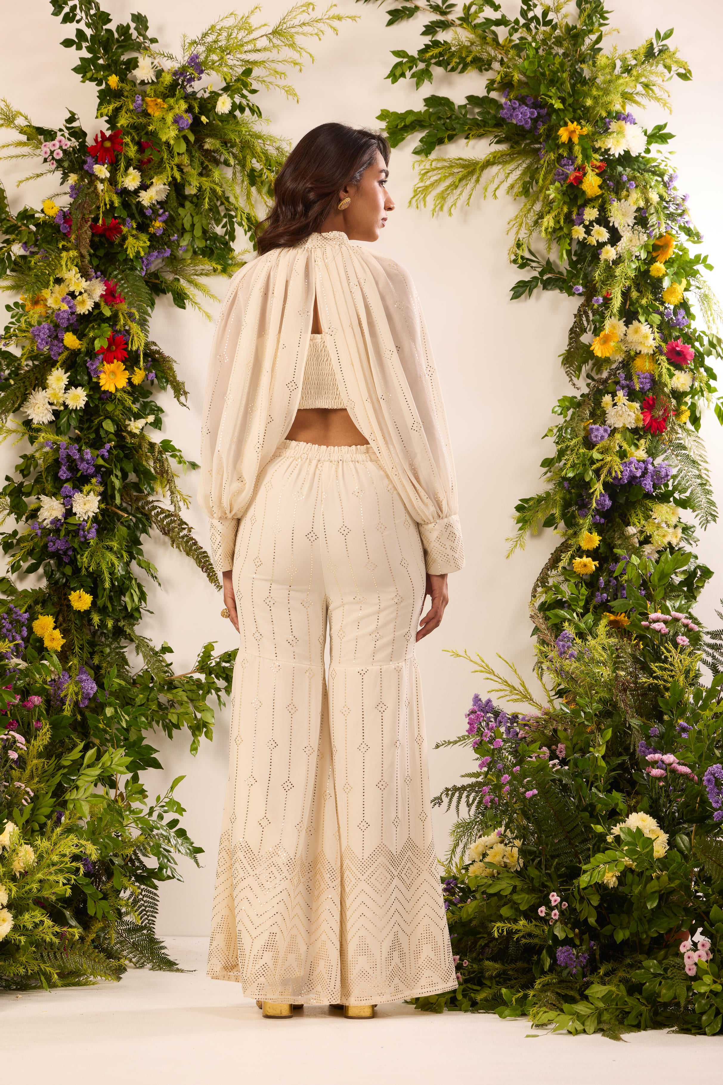 Mastaani Ivory Glow Cape Set