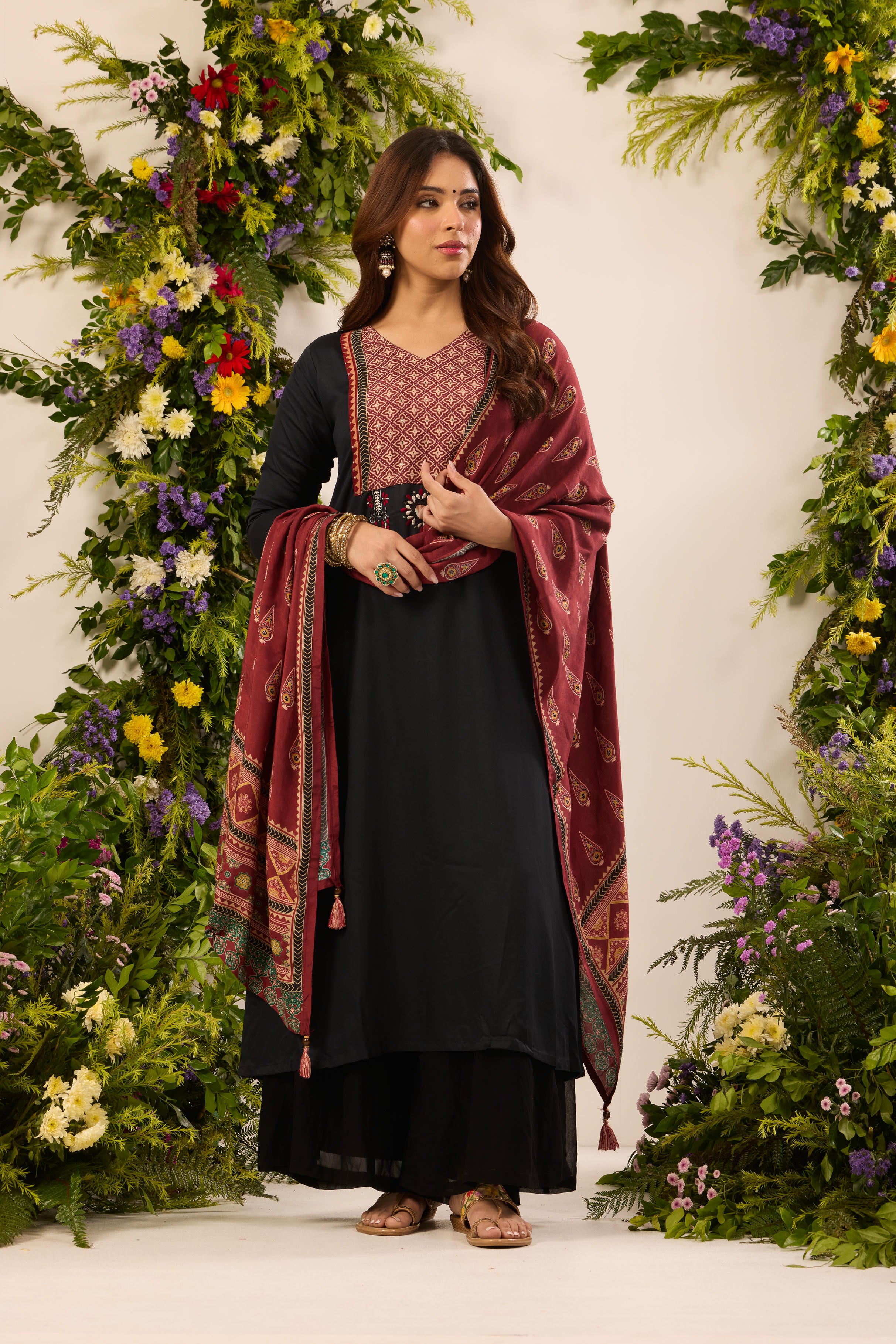 Mastaani Classic Black Kurta Set