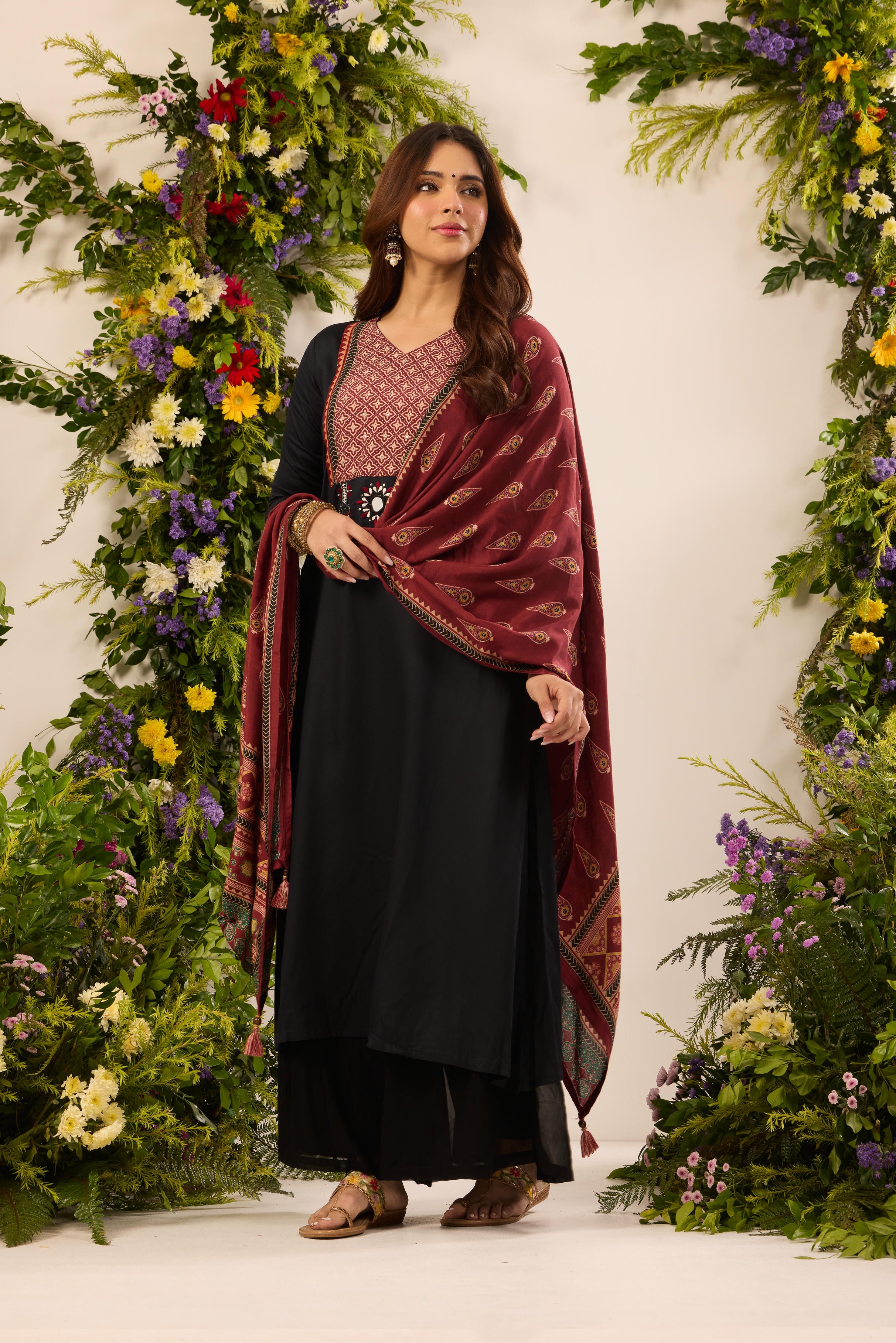 Mastaani Classic Black Kurta Set