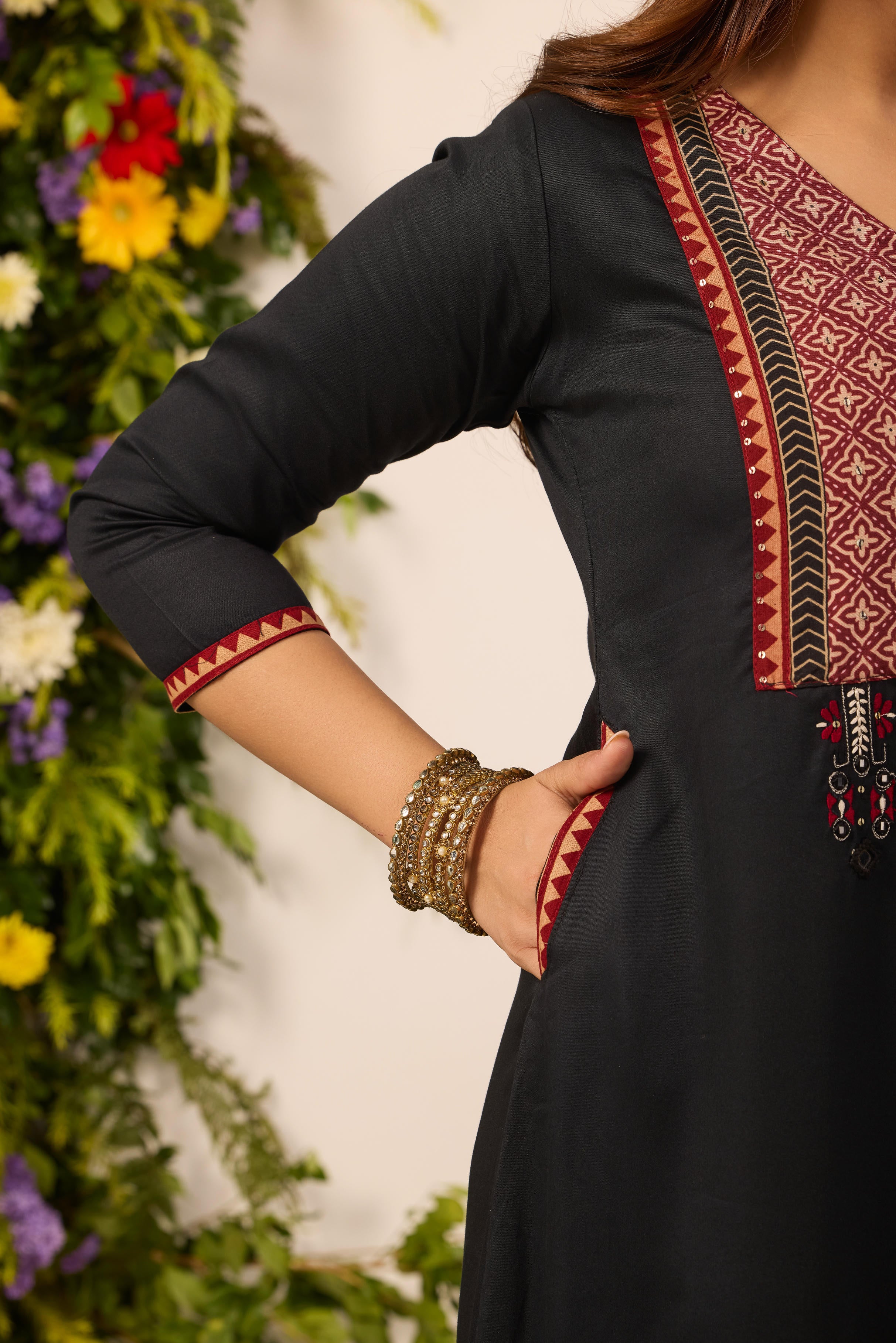 Mastaani Classic Black Kurta Set