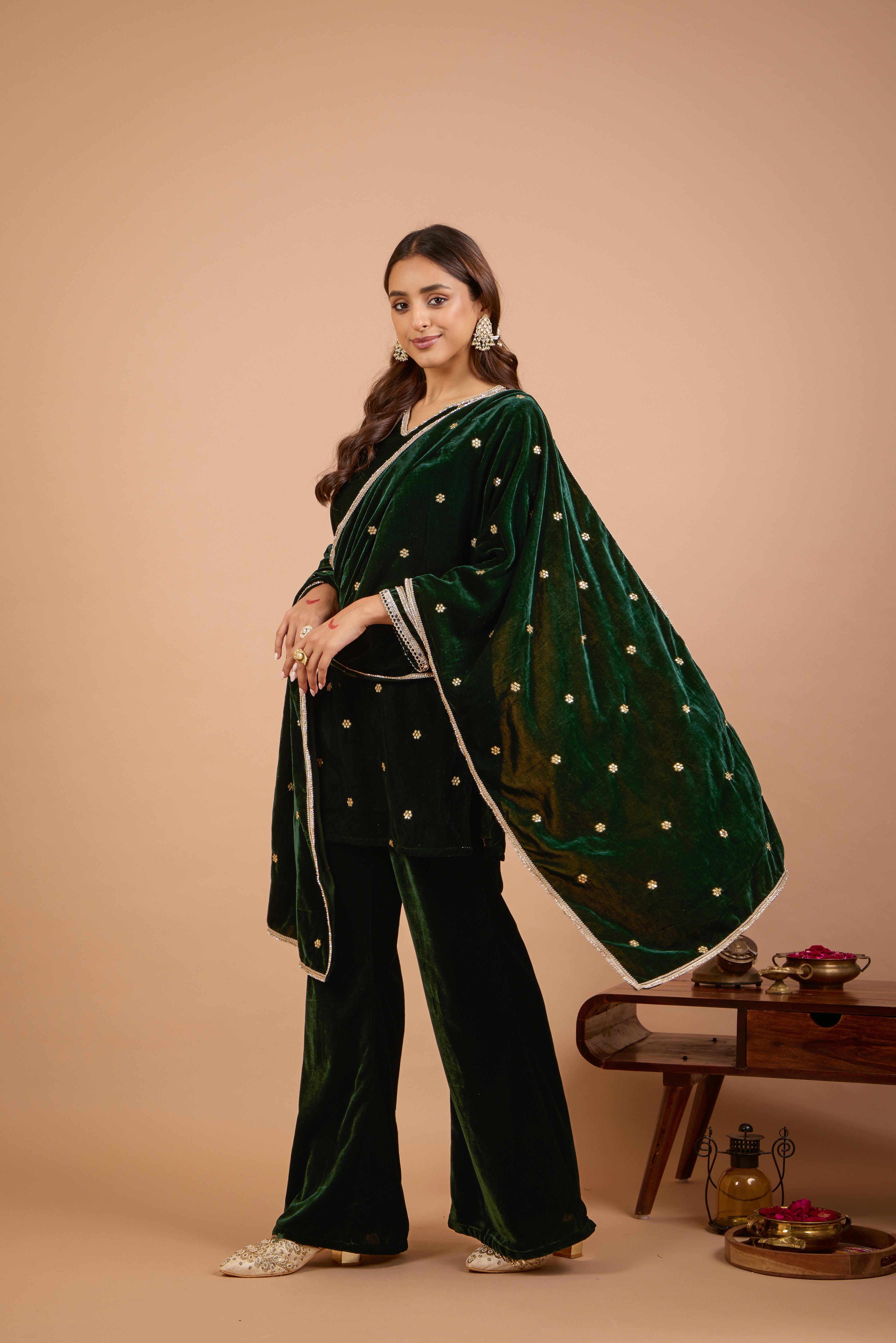 Alaya Jugni Lush Emerald V-Neck Velvet Kurta Set