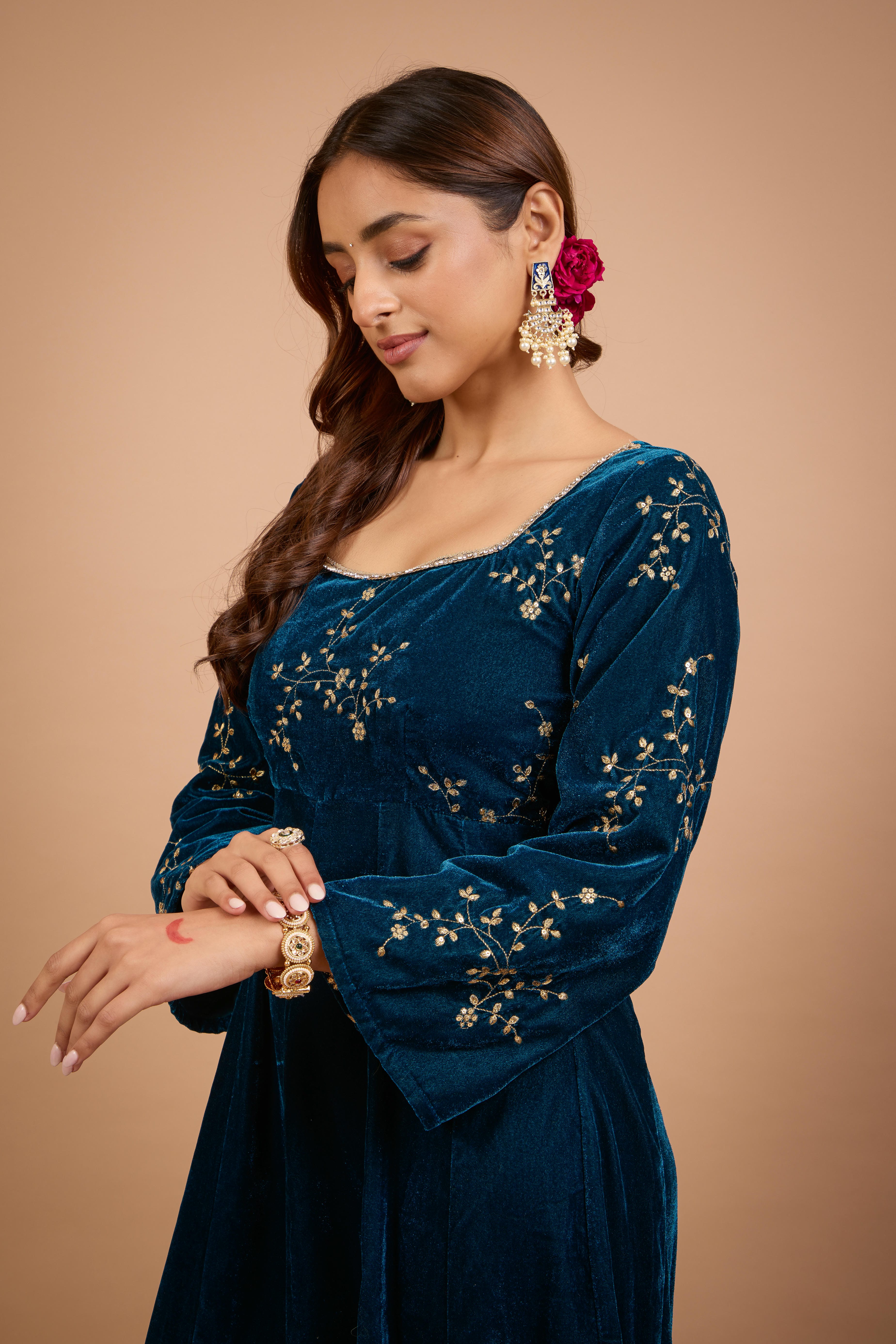 Alaya Jugni Bahamas Glow Velvet Anarkali