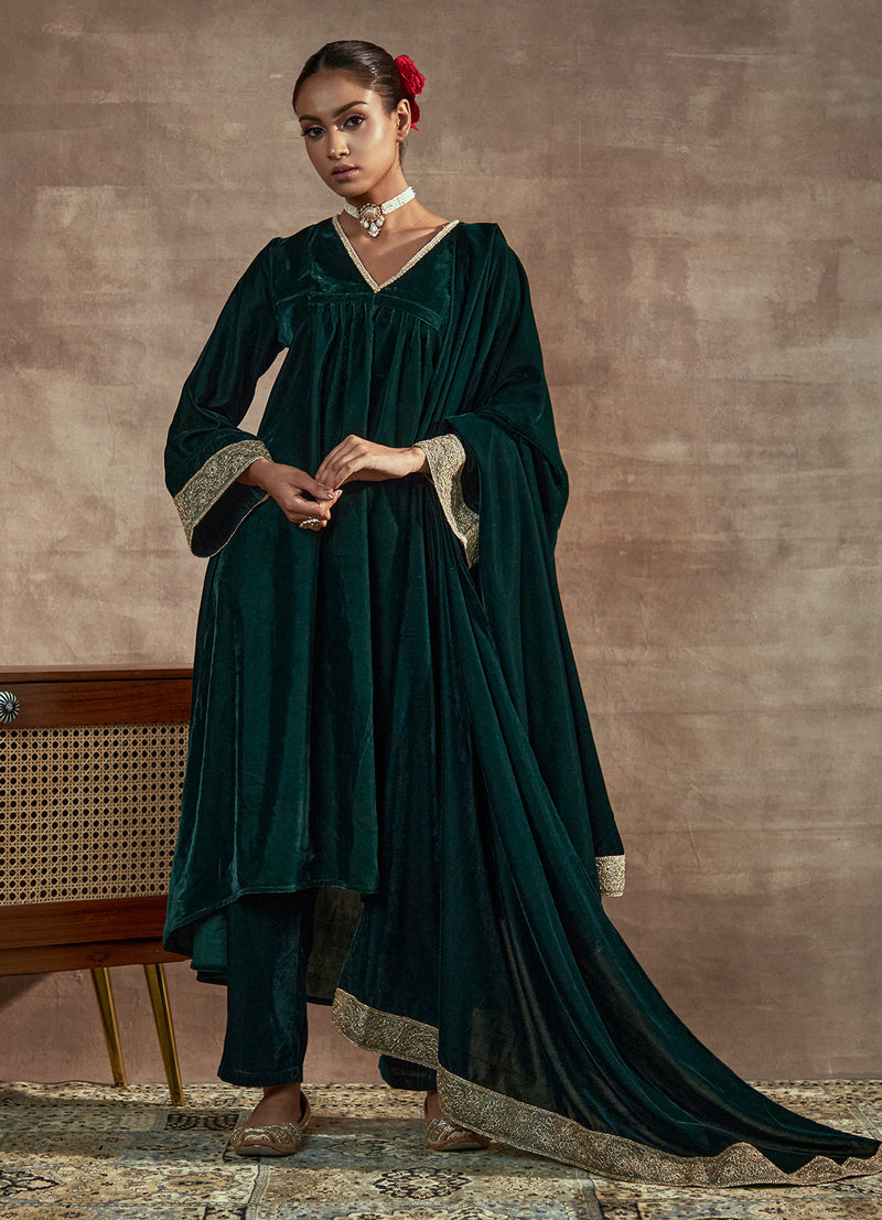 Nayaab Emerald Embroidered Lace Full Dupatta