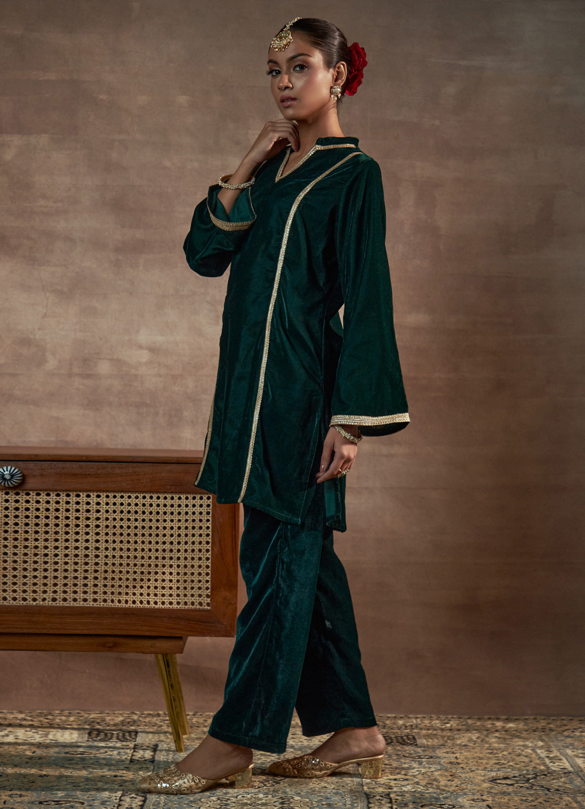 Nayaab Emerald Flared Sleeve Kurta