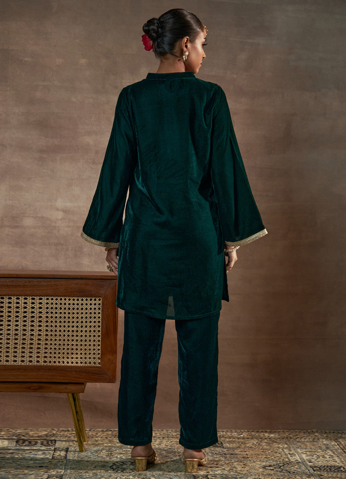 Nayaab Emerald Flared Sleeve Kurta