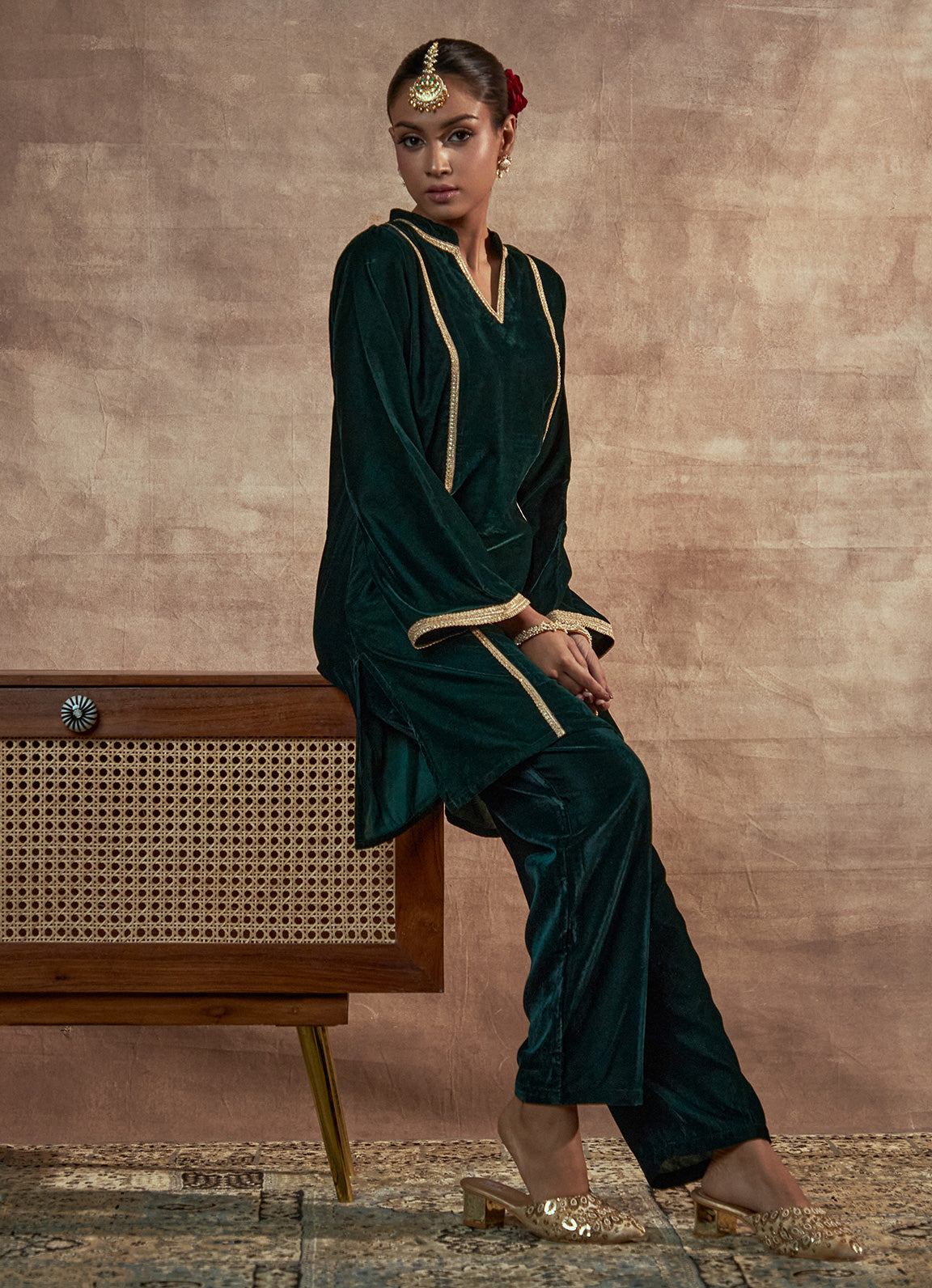 Nayaab Emerald Flared Sleeve Kurta